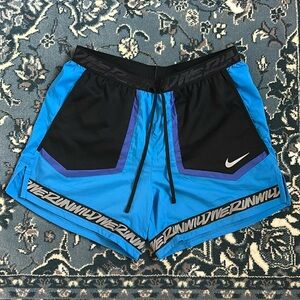 Nike Running Shorts Size Men’s Medium